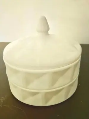 Boîte à bijoux en aquaresine Boîte à bijoux en aquaresine, deux étages empilables